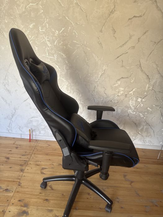 Игровое кресло ROG gaming chair