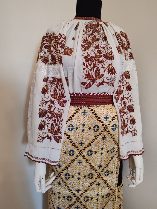 Ie/Camasa/Port popular