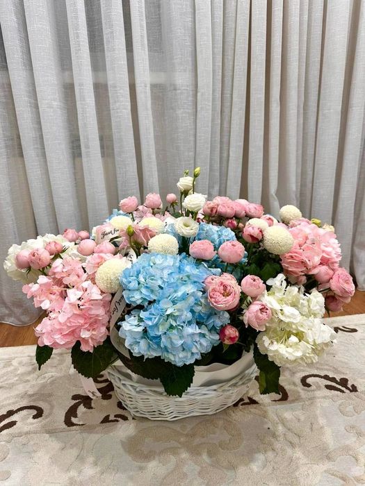 Огромный букет цветов