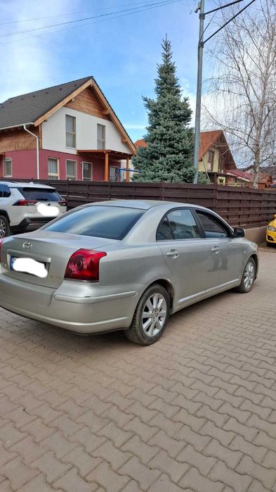 Toyota AVENSIS 2004 înmatriculată pentru dezmembrare