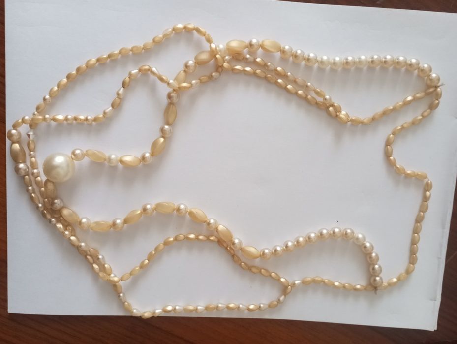 Продам бусы.из камня.