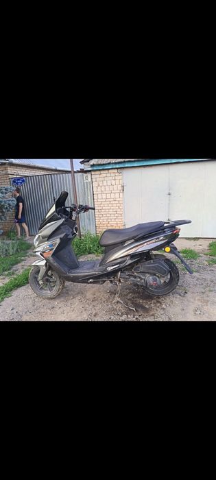 Продам макси-скутер 150 кубов