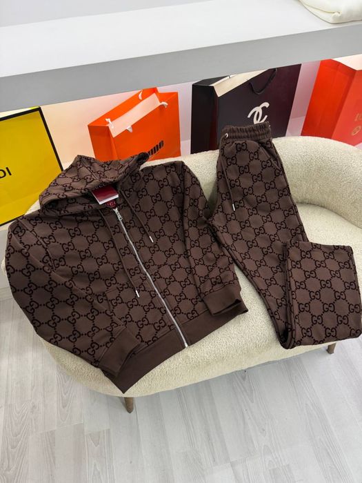 Дамски екипи и сетове от две части