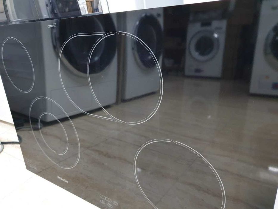 Miele KM552 - Керамичен Плот Котлони 4 зони за Вграждане Миеле