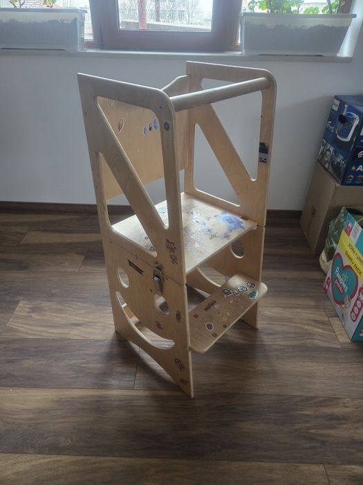 Монтесори детска помощна кула