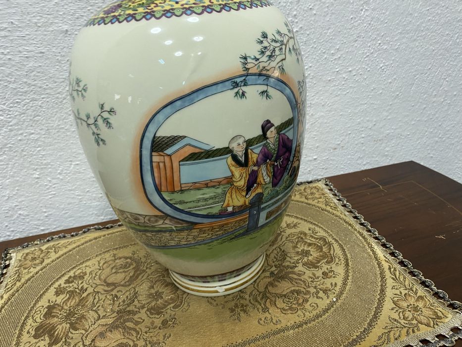 Голяма китайска ваза от костен порцелан