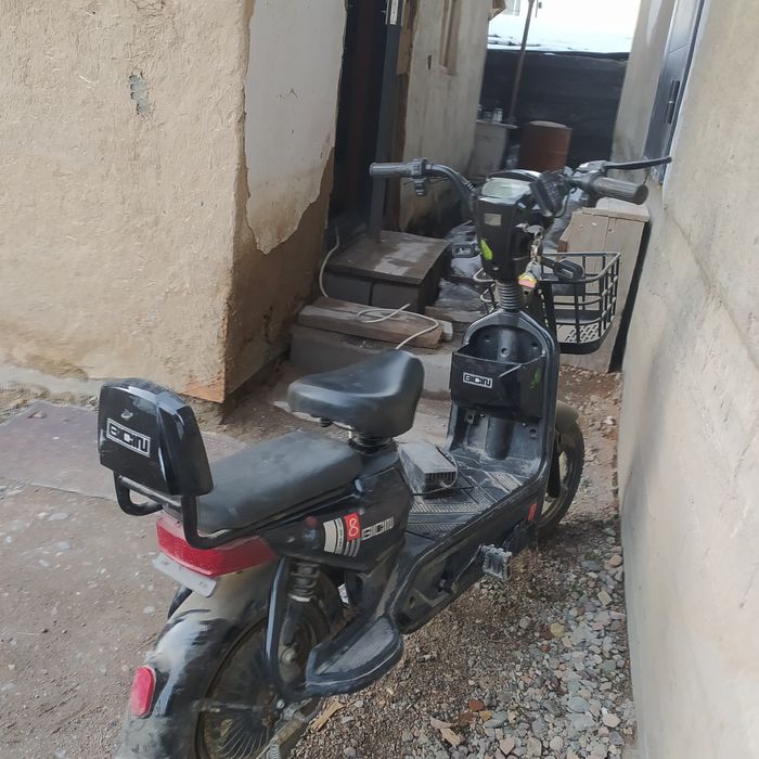 Продам электроскутер Sk8