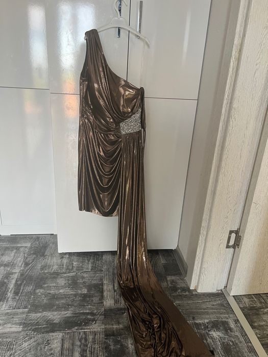 Официални рокли различни модели