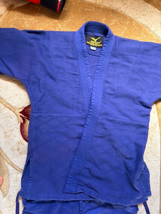 Кимоно мизуно размер 150