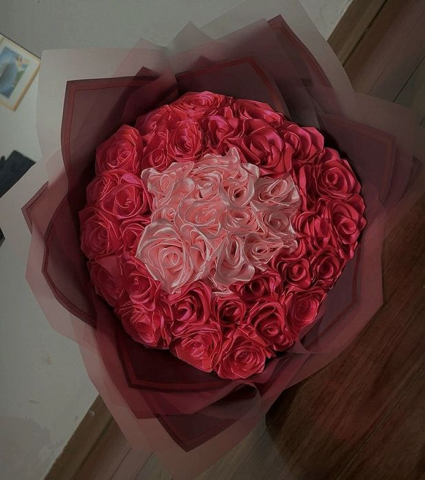 Buchete trandafiri din satin