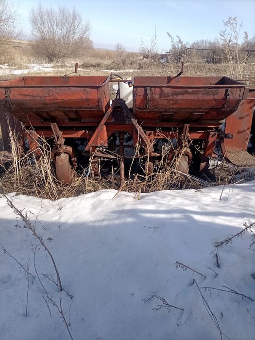 Продам две картофелесажалки