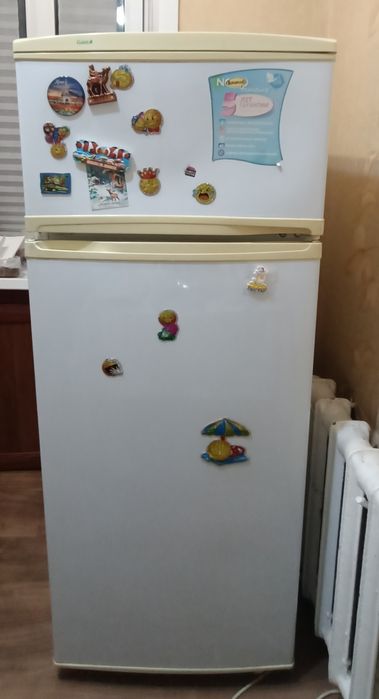 Продам холодильник б/у, 15 тысяч, самовывоз
