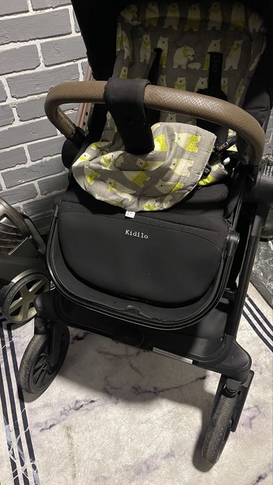 Срочно продам Коляска Kidilo,