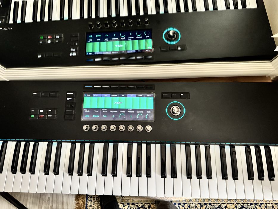 Native instruments kontrol s-series 61  MK3 MIDI клавиатура