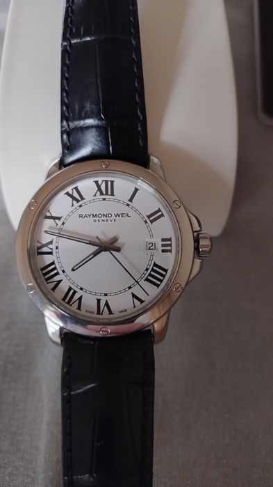 Часовник Raymond Weil