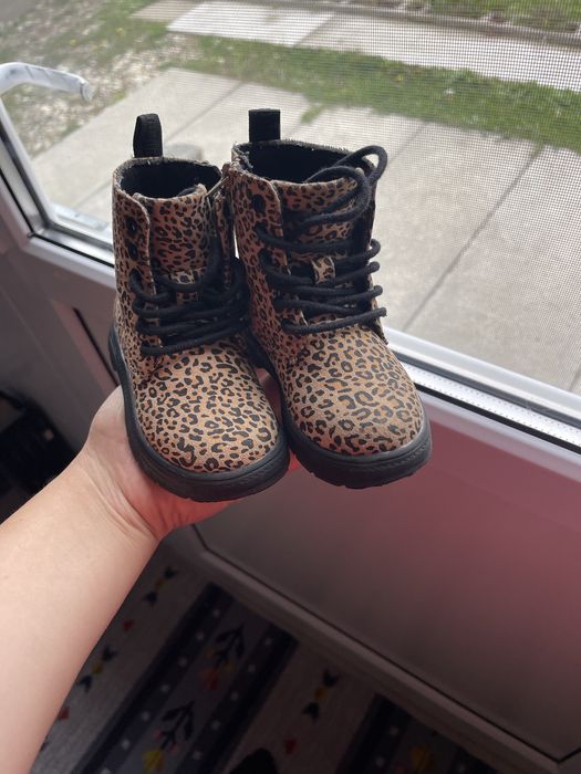 Ghete zarra marimea 22