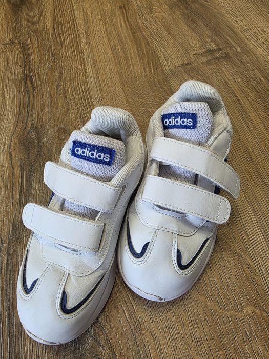 Vand adidasi piele Adidas marimea 27