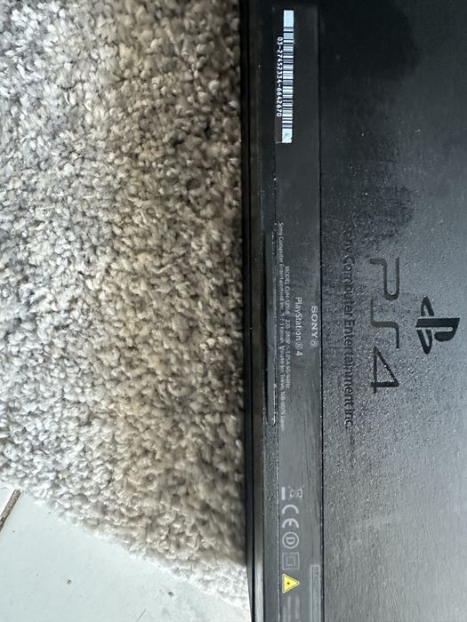 Playstation 4 в отлично състояние