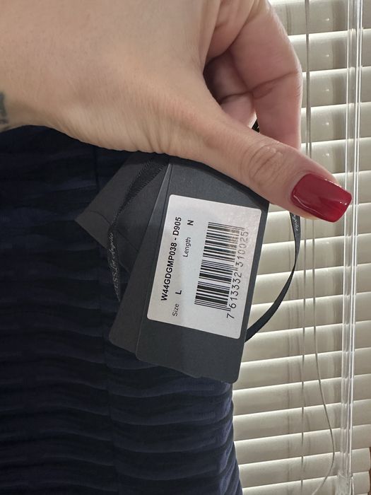 Рокля Guess L размер НОВА с етикет