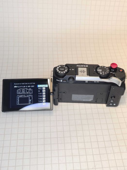 Fujifilm X‑M5 Mirrorless Compact + XF 18‑55mm