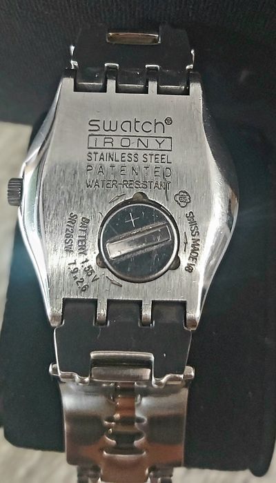 Ceas Swatch Irony "La Dolce Vita" (Razor Blade)