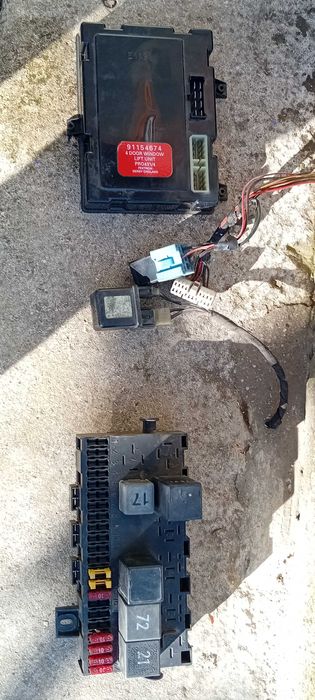 Релета и стойка за резервна гума от  Опел Фронтера 2,5 TDS д. база 98г