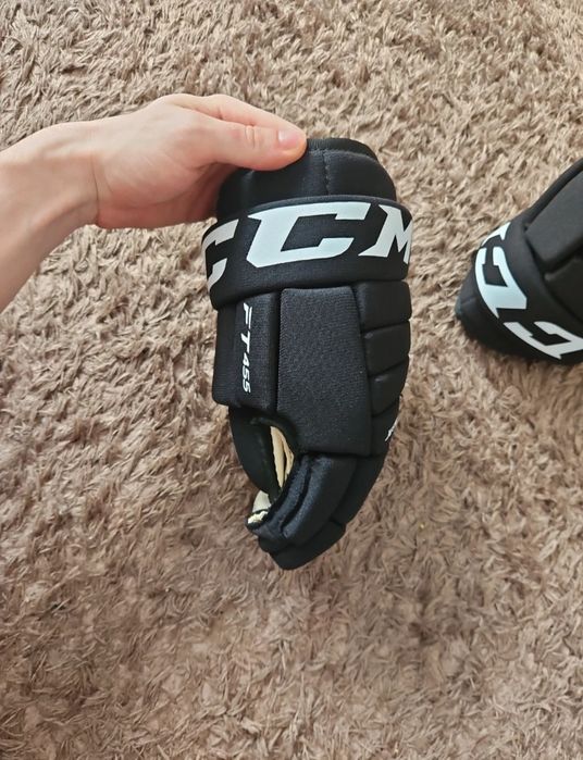 Manusi Hochei-CCM, noi