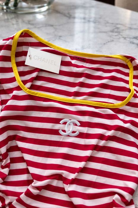 нова блуза с дълъг ръкав пролетна на райе червена бяла на шанел chanel