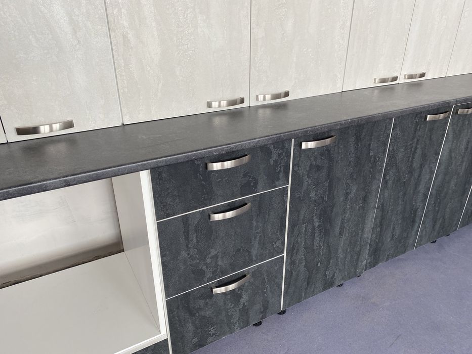 Mobila de bucatarie lungime 300 cm noua !