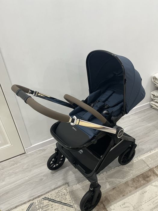 Продам прогулочная коляска Kidilo D900