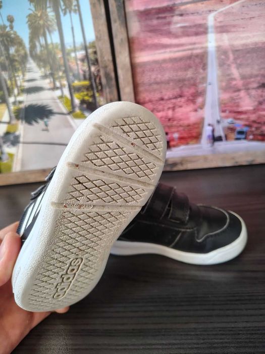 Детски маратонки Adidas 22 номер за момче