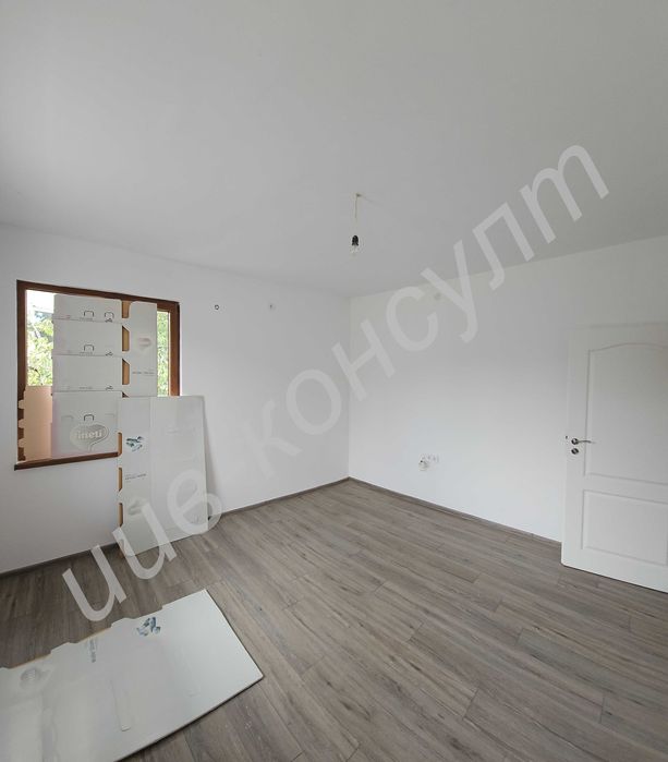 Етаж от къща след основен ремонт, гр. Дебелец