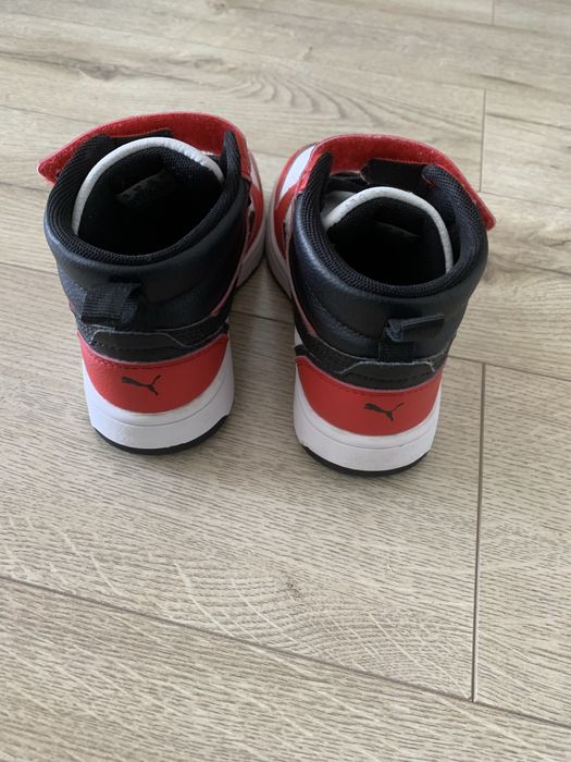 Adidasi Puma gheata, marimea 31