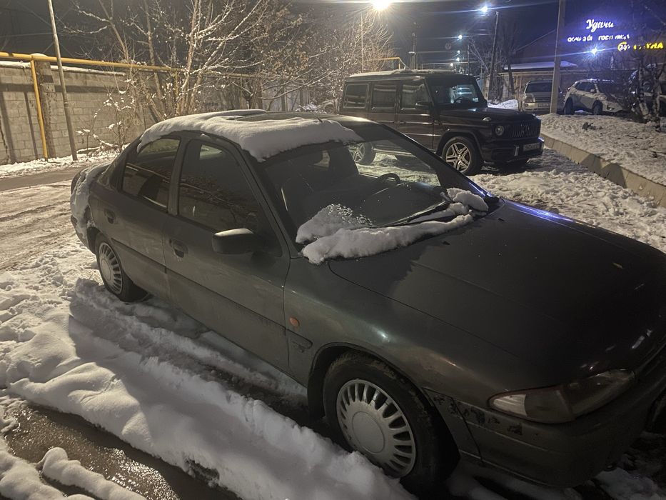 Машина на ходу  сел поехал