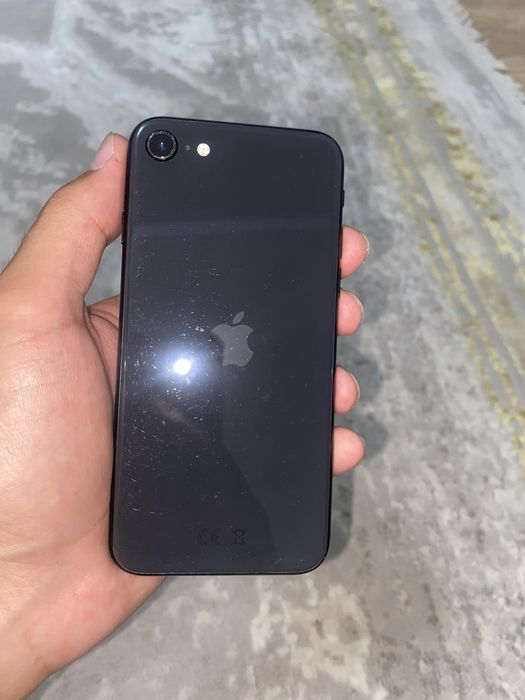 Iphone SE        .