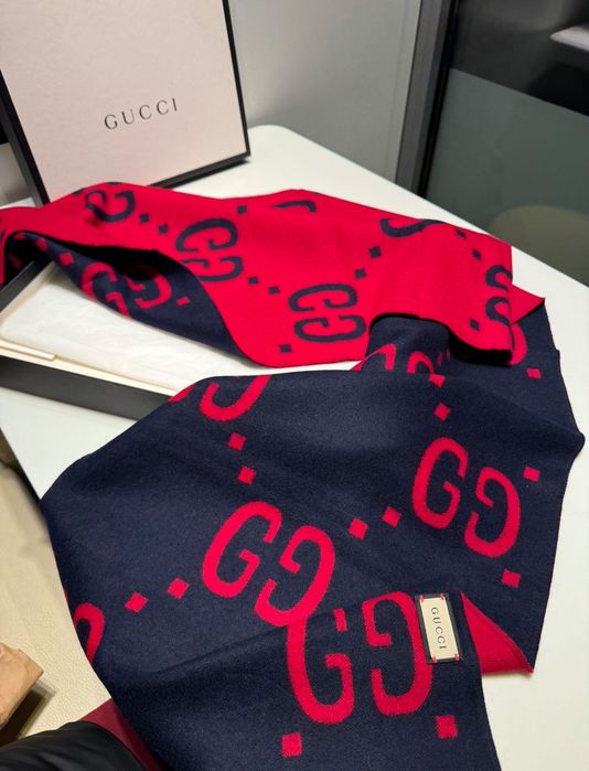 Eșarfă originală Gucci din lână nouă in cutie