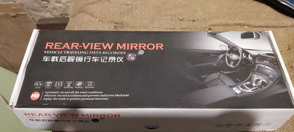 Видеорегистратор на зеркало