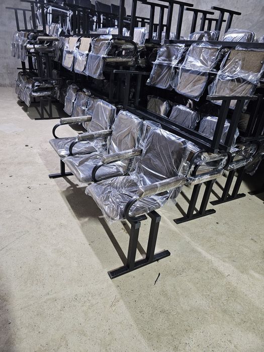 Скамейка ожидание зала и Стул