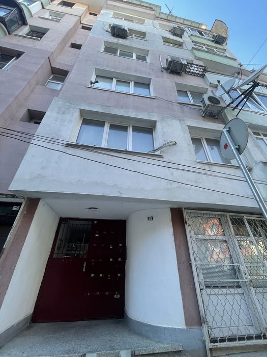 Дава се под наем Едностаен апартамент в Варна, Център - 30 кв.м за 280.5 € - Снимка #17