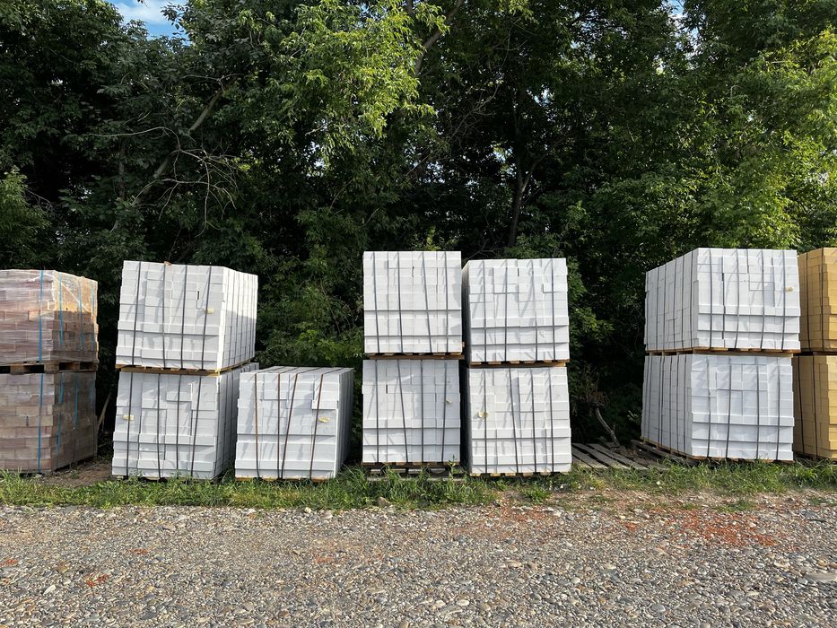 Кирпич белый, желтай