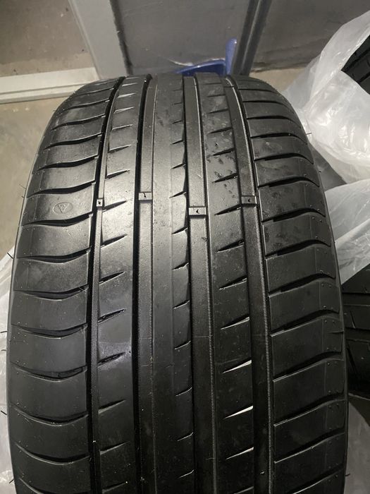 Продам шины Triangle 234/40/19