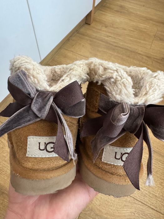 Ghete UGG si sneakearsi Next noi NR. 26 UGG și 26,5 Next