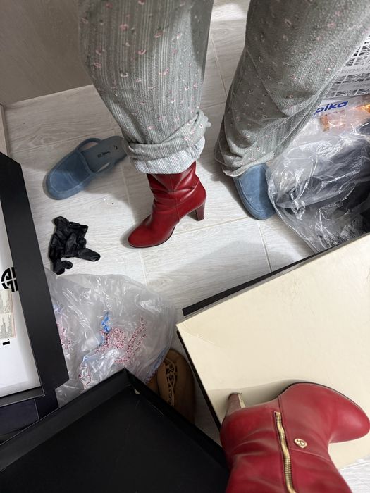 Кожанные сапоги европейка