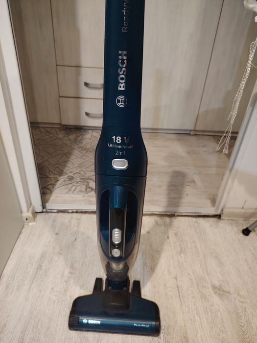 Aspirator vertical Bosch BCHF216S