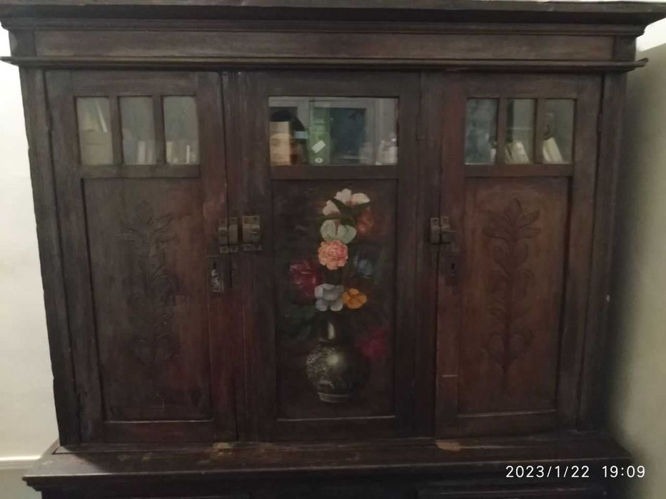 старинный шкаф антиквар,
