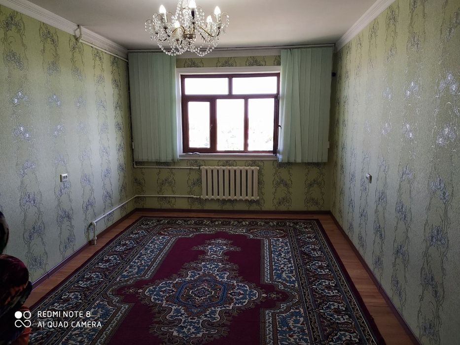 Uy sotiladi 4 hona sergili 8 da