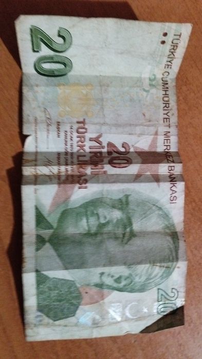 Vând bancnote , monede și ceas funcțional