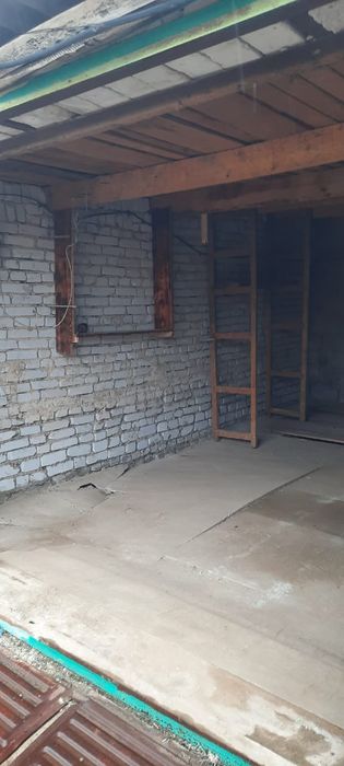 Продам гараж в кооп. Строитель