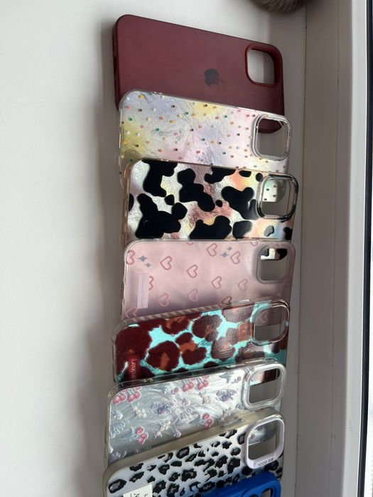 Продам чехлы на 12 айфон