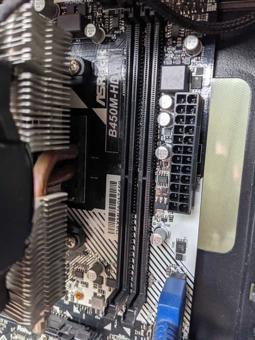 AMD Ryzen 5 2400G - AM4 socket , ASRock - B450M-HDV R4 , NVIDIA GeForce GTX 1070 Ti 8GB , кутия Segotep mATX подарък